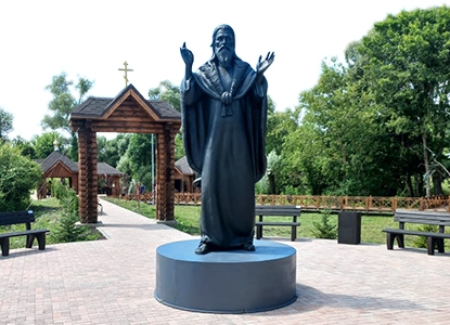 Памятники святым