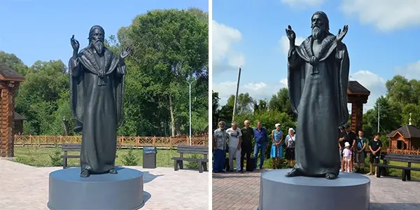 памятник святому